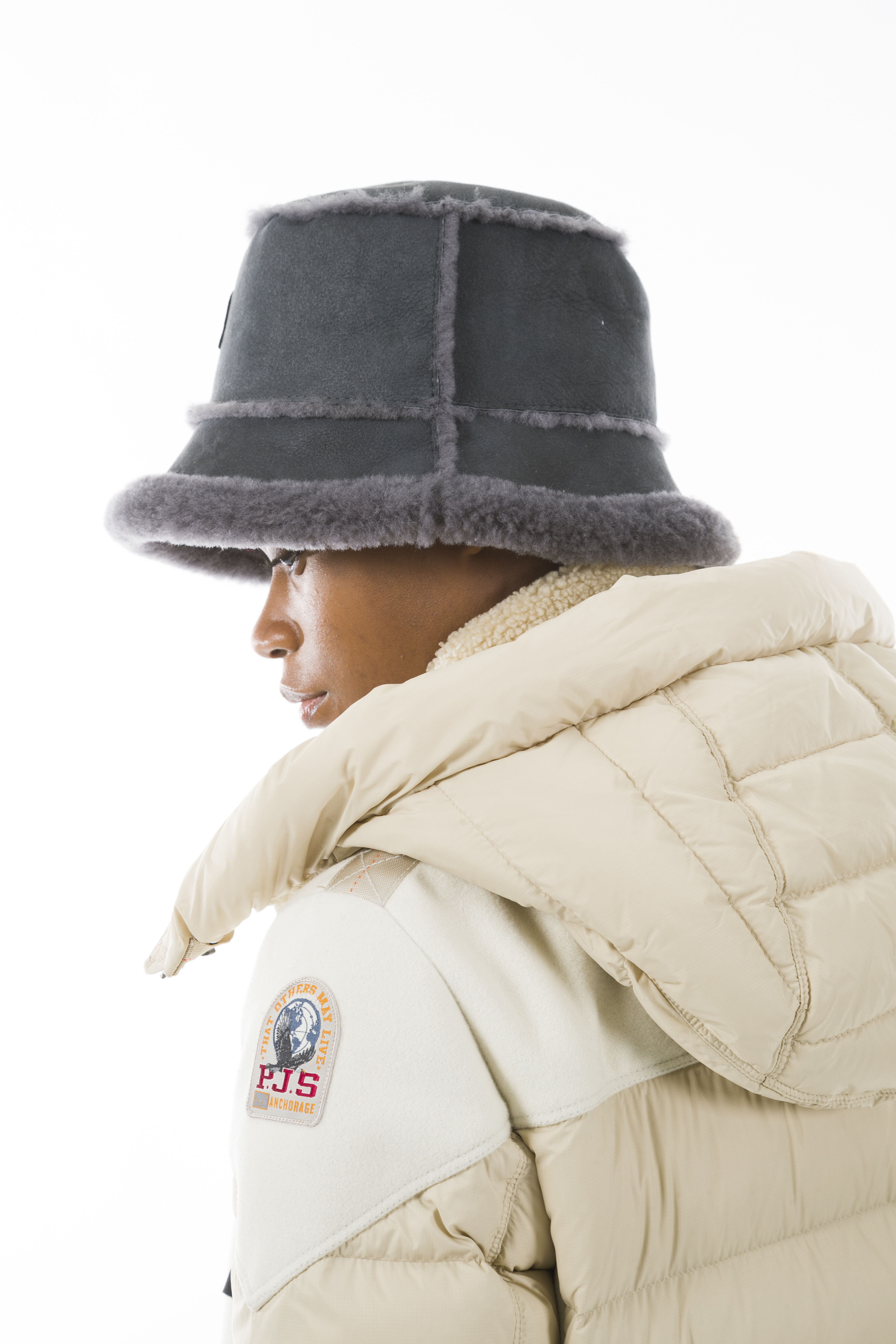 SHEARLING BUCKET HAT Hats in CAMEL | Parajumpers®